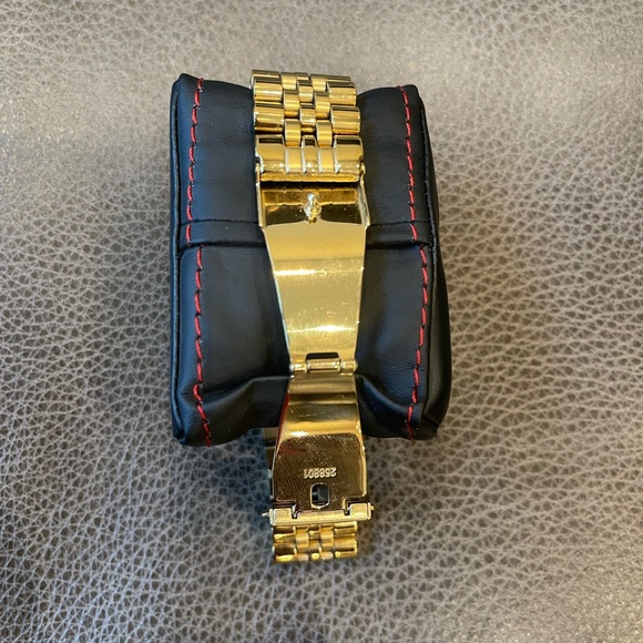 Michael Kors Watch - Picture 3 of 4